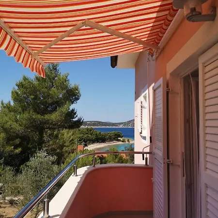 Milica Garden Apartment *
